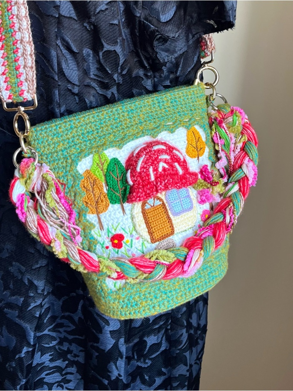 Handmade Crochet Mushroom House Boho Crossbody Bag, Cottagecore Shoulder Bag - Picture 5 of 16
